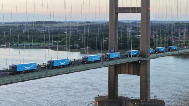 Amazon ускоряет электрификацию автопарка в Великобритании, запуская рекордное число электрических грузовиков