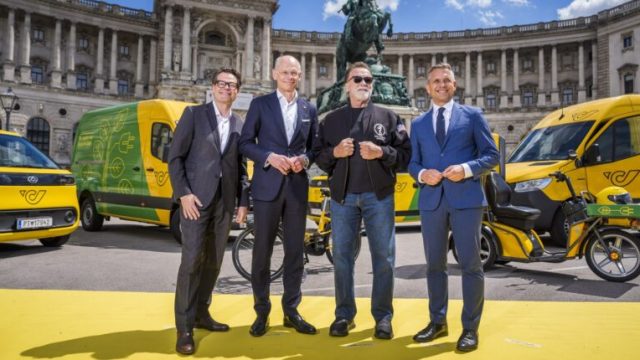 Arnold Schwarzenegger запустил полностью электрический автопарк Austrian Post в Вене