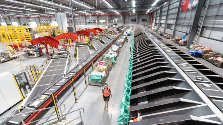 Australia Post открыла крупнейший авиационно-морской сортировочный центр в аэропорту Брисбена