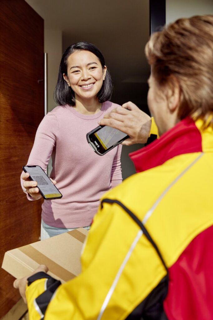 DHL Express запускает Verified Delivery для отправлений высокой стоимости