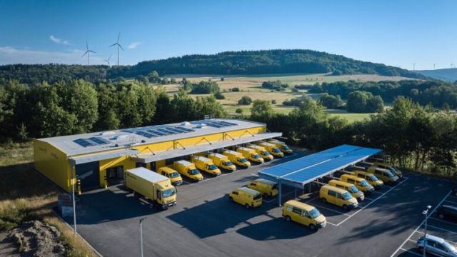DHL Group внедрила собственную систему зарядки и управления нагрузкой для парка электромобилей Post & Parcel Germany
