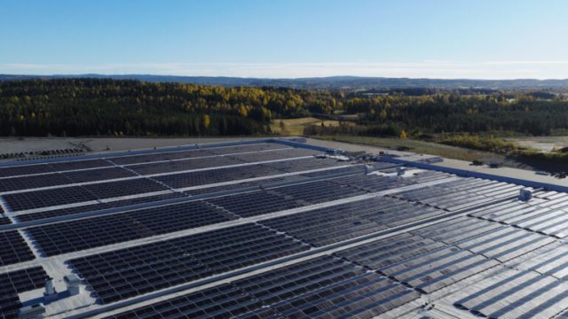 DHL Group и Longi Solar подписали меморандум о сотрудничестве в сфере возобновляемой энергетики и логистики
