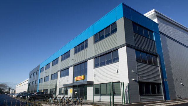 DHL инвестирует £550 млн в развитие логистики электронной коммерции и здравоохранения в Великобритании