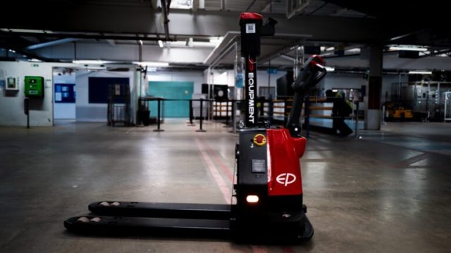 Evri тестирует AGV на сортировочном хабе в Рагби в рамках стратегии автоматизации