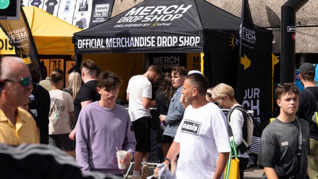 InPost будет доставлять мерч Oasis по всей Великобритании