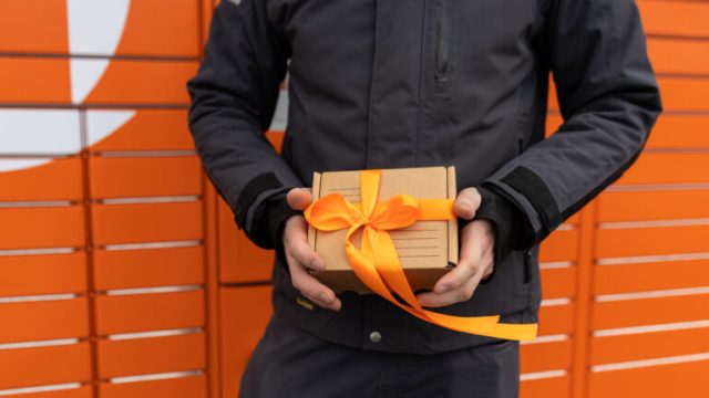 Omniva и Tele2 запустили доставку в день заказа в Таллине