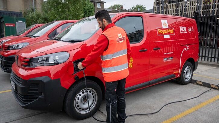Royal Mail пополнила автопарк 7-тысячным электромобилем