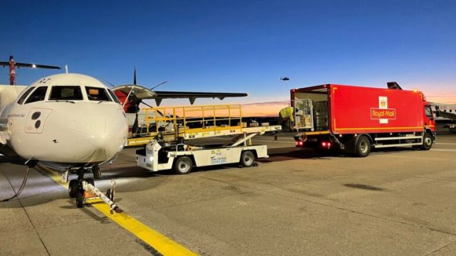 Royal Mail приблизилась к цели по достижению нулевых выбросов, отменив 18 внутренних авиарейсов