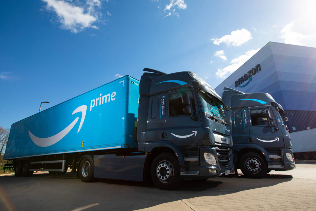 Amazon вывела на дороги Великобритании электрические грузовики