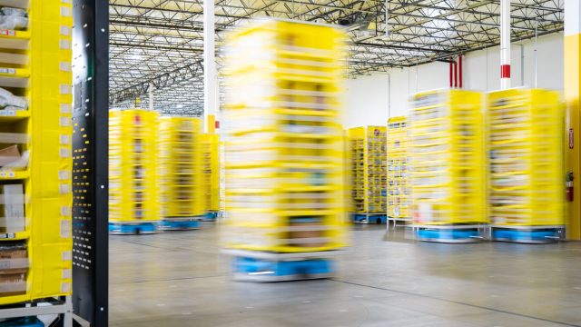 Amazon предлагает продавцам комплексное управление цепочками поставок