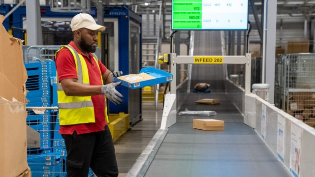 bpost устанавливает сортировочную машину для посылок на площадке в Антверпене