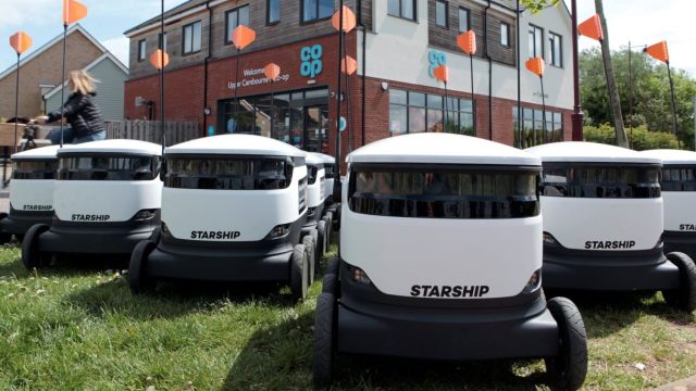 Co-op тестирует автономных роботов для доставки на дом