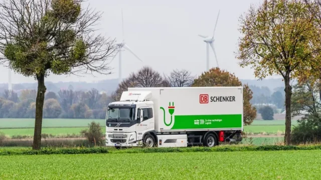 DB Schenker пополнила автопарк в Германии 40 электрическими грузовиками