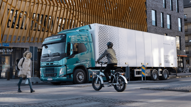 DFDS заказала у Volvo 100 электрических грузовиков