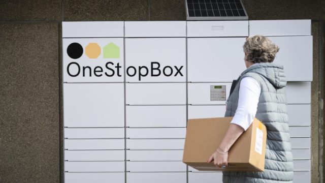 DHL Group запустила открытую сеть почтоматов OneStopBox