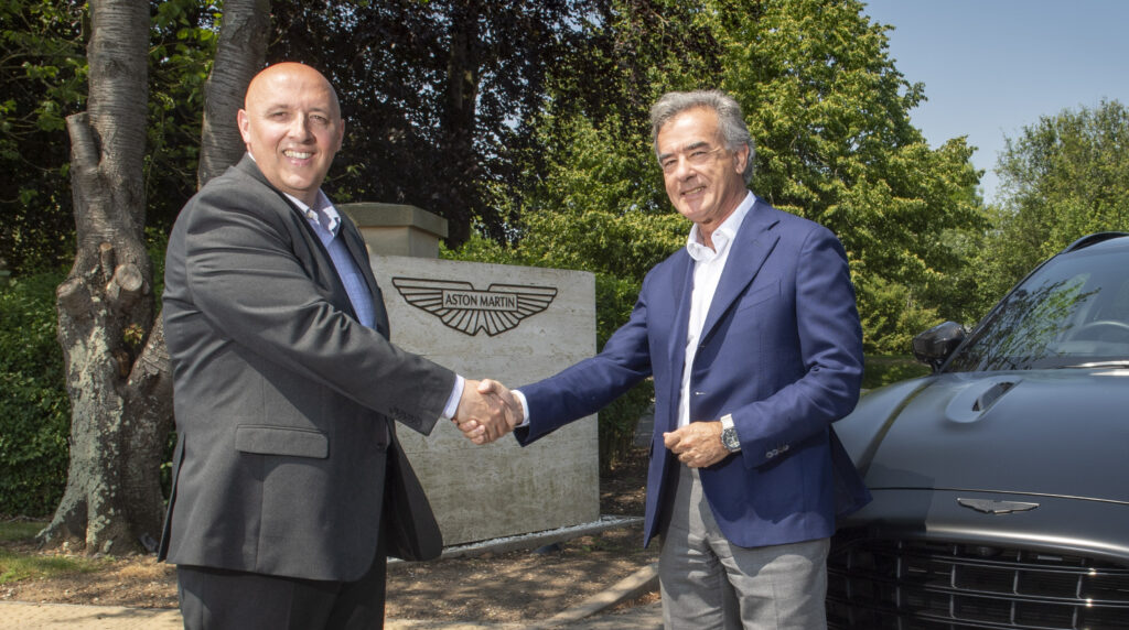DHL Supply Chain добавила в автопарк Aston Martin восемь грузовиков на биометане