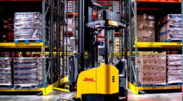 DHL Supply Chain расширяет коммерческое использование беспилотных погрузчиков и штабелеров