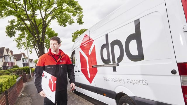DPD нанимает 700 водителей для доставки по выходным в Великобритании