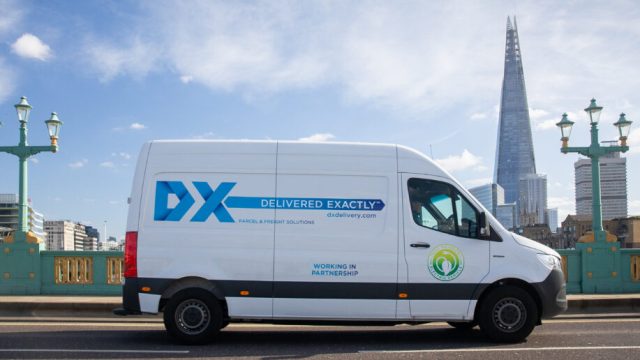 DX запустила электромобили для доставки посылок в Лондоне