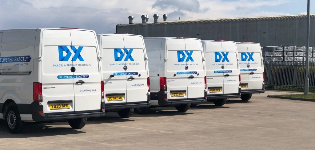 DX открыла первый из восьми новых сортировочных центров для посылок