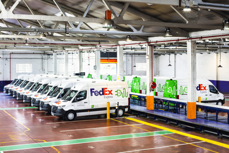 FedEx Express выводит электрические фургоны на маршруты в Испании
