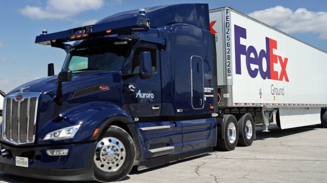 FedEx расширяет пилотный проект по автономным грузовым перевозкам между терминалами