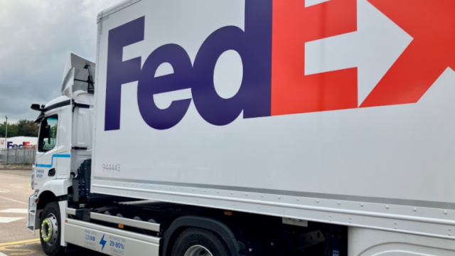 FedEx тестирует электрический тягач на магистральных маршрутах в Великобритании