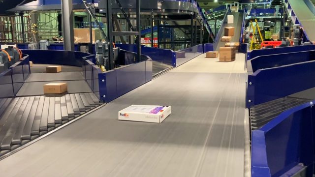 FedEx установила новую систему сортировки посылок в аэропорту Станстед