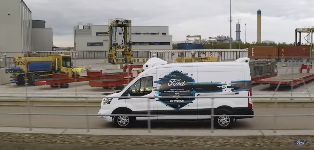 Ford испытала автономную доставку посылок в британском порту