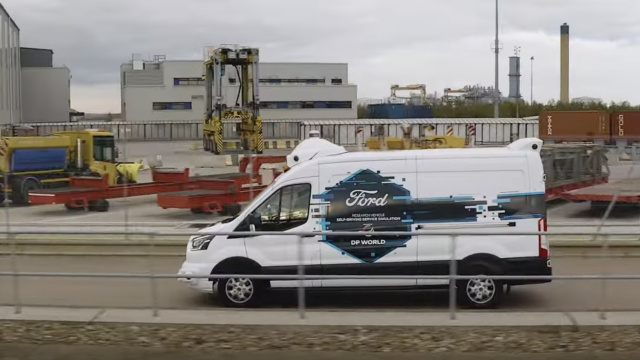Ford испытала автономную доставку посылок в британском порту