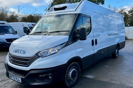 FridgeXpress пополнила автопарк 40 рефрижераторными фургонами Iveco Daily