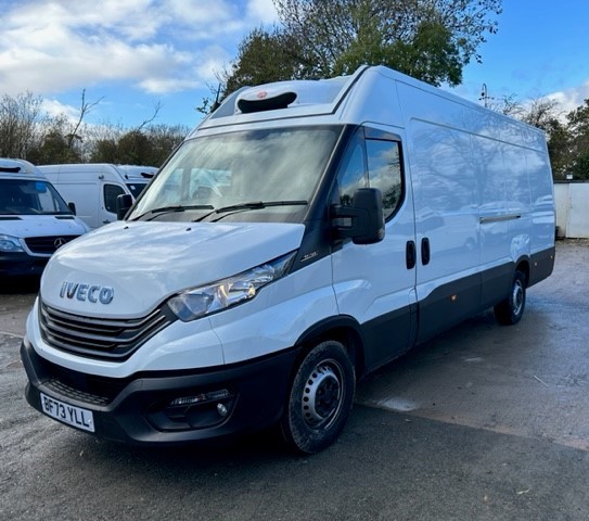FridgeXpress пополнила автопарк 40 рефрижераторными фургонами Iveco Daily