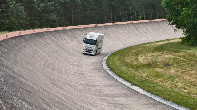 Futuricum, DPD Switzerland и Continental установили новый рекорд дальности для электрического грузовика