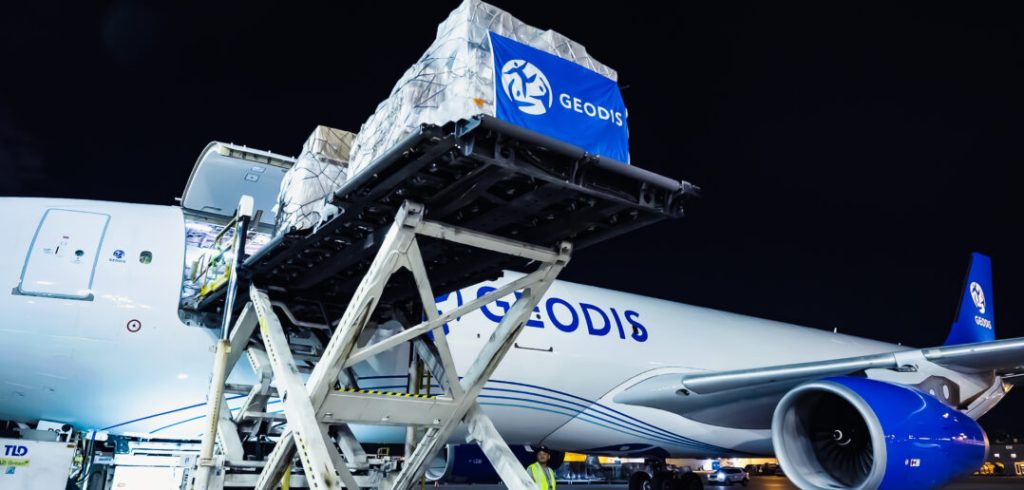Geodis запустила ускоренную доставку небольших посылок для D2C-отправлений между США и Канадой