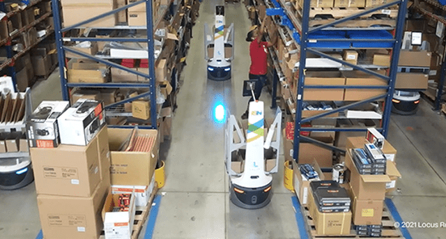GXO Logistics внедрила автономных мобильных роботов Locus Robotics