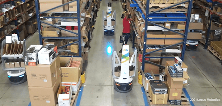 GXO Logistics внедрила автономных мобильных роботов Locus Robotics