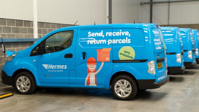 Hermes расширяет парк электромобилей и запускает грузовики на 100% возобновляемом топливе