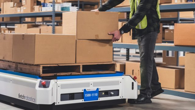 Lucas Systems и Fetch Robotics объединяют усилия для повышения эффективности складов