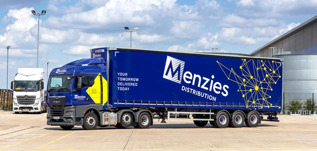 Menzies перерабатывает тенты грузовиков в сумки