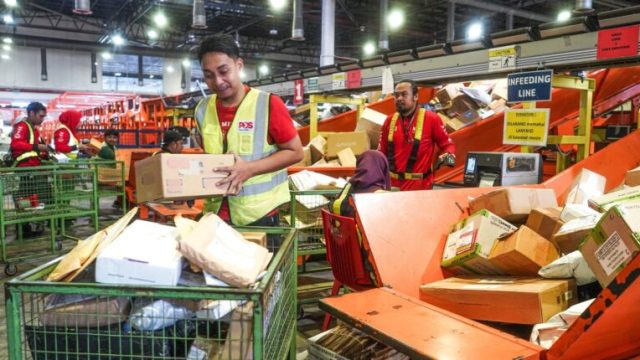 Pos Malaysia объединяет внутренние и международные курьерские услуги для развития трансграничной торговли