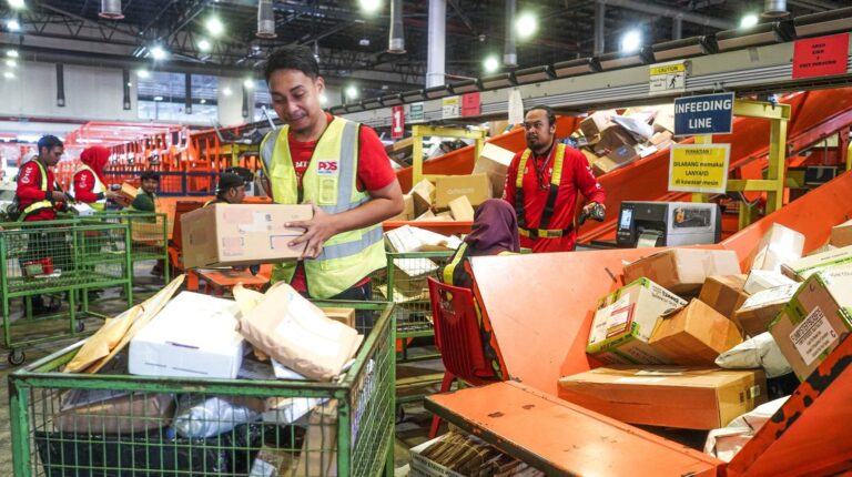 Pos Malaysia объединяет внутренние и международные курьерские услуги для развития трансграничной торговли