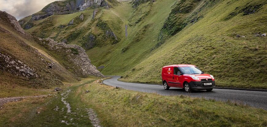 Royal Mail продолжает сотрудничество с Holly & Co
