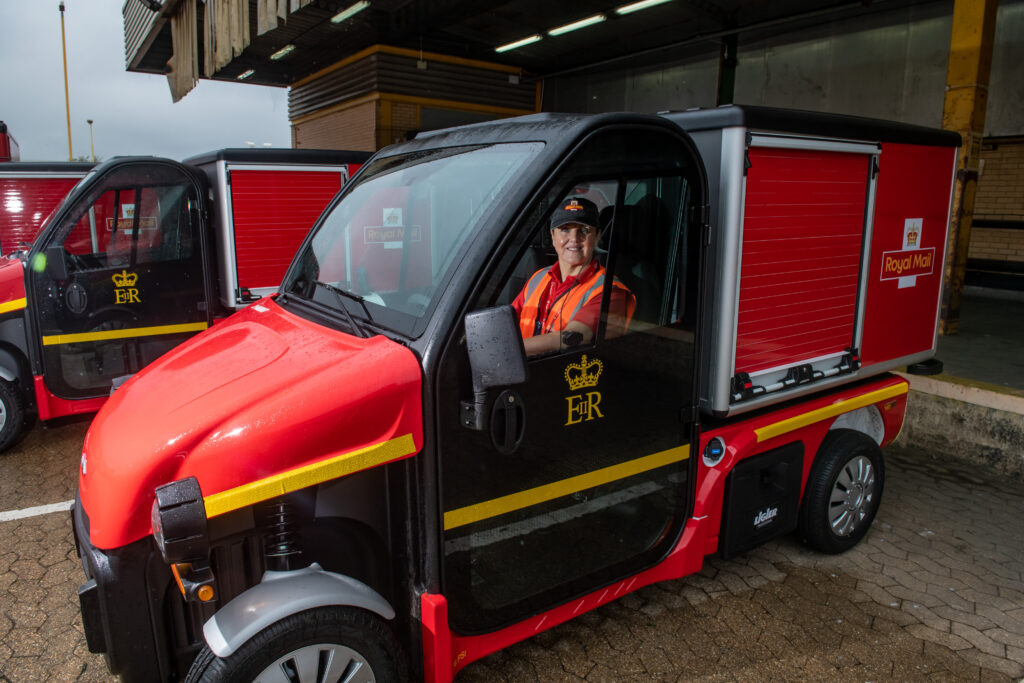 Royal Mail тестирует электрические транспортные средства Paxster и Ligier для доставки