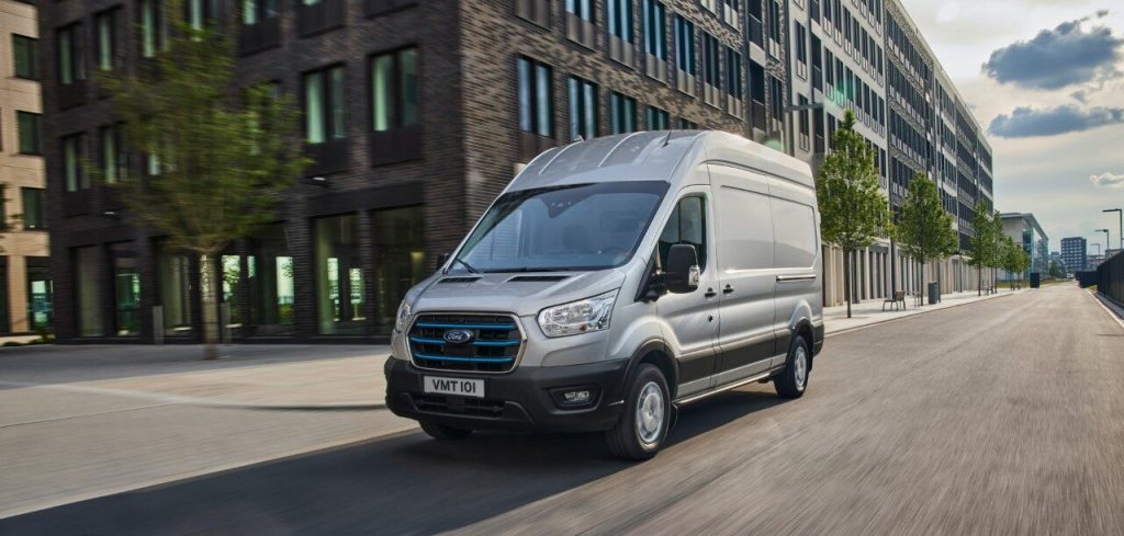 Seur пополнила электрический автопарк 200 фургонами Ford E-Transit
