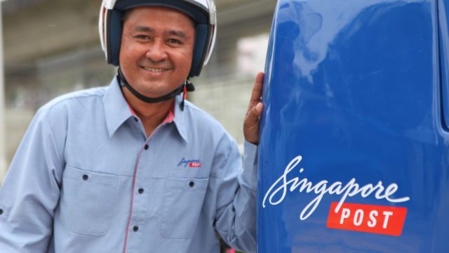 SingPost запустила программу визитов почтальонов к пожилым людям
