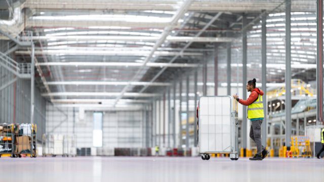 Royal Mail сократила отходы на 2 000 тонн благодаря многоразовым вкладышам для тележек
