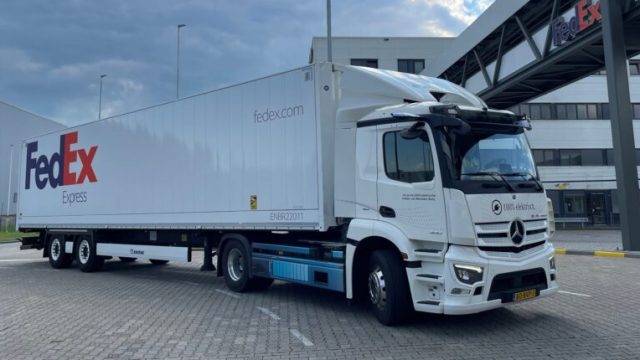FedEx Express испытывает электрический тягач в Нидерландах
