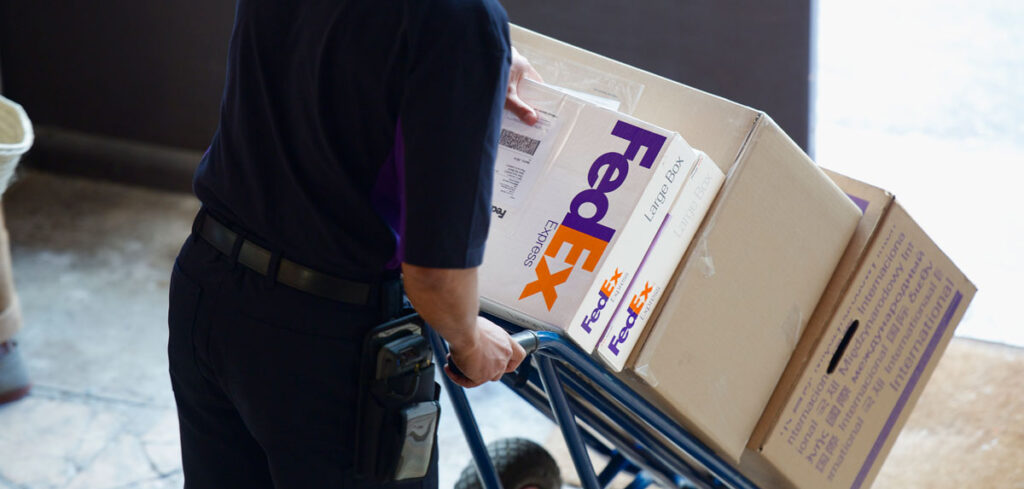 FedEx пока сохраняет первое место в списке поставщиков USPS