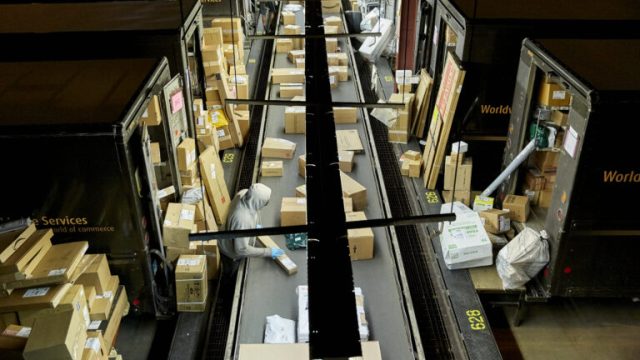 UPS открыла в Сарагосе центр сортировки и доставки отправлений