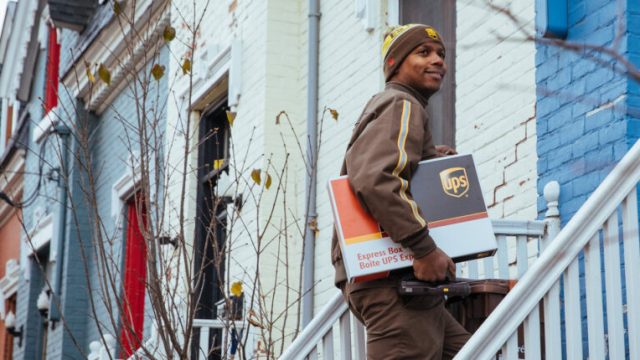 UPS запустила доставку по субботам в Канаде